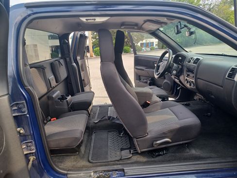 Used 2011 Chevrolet Colorado LT w/ Power Convenience Package AWD/4WD image 9