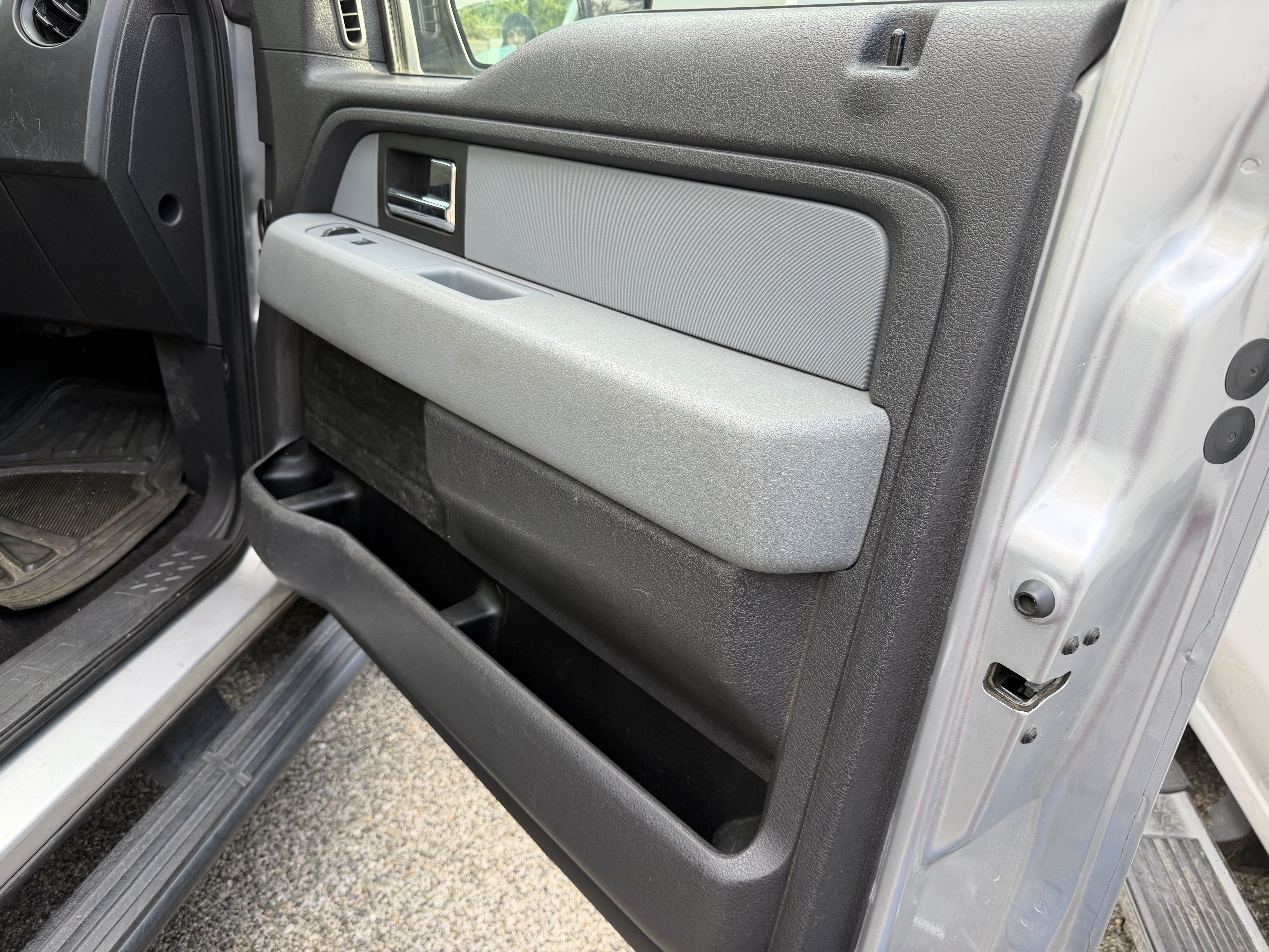 Used 2014 Ford F150 STX w/ Equipment Group 201A Mid AWD/4WD image 9