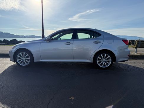 Used 2008 Lexus IS 250 250 Sport Sedan 4D w/ Luxury Pkg image 5