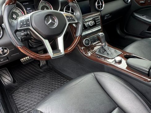 Used 2013 Mercedes-Benz SLK 350 image 10