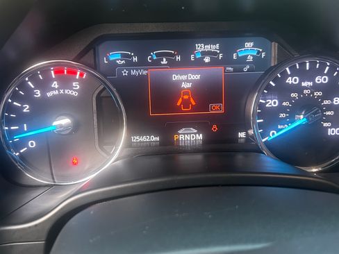 Used 2022 Ford F250 Lariat w/ Black Appearance Package AWD/4WD image 14