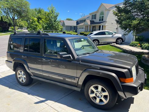 Used 2006 Jeep Commander 4WD image 1