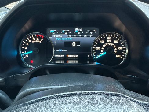 Used 2015 Ford F150 Platinum w/ Equipment Group 701A Luxury image 19