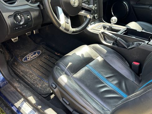 Used 2010 Ford Mustang GT image 6