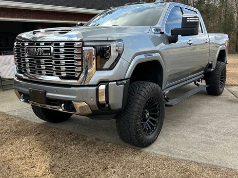 Used 2024 GMC Sierra 2500 Denali w/ Denali Reserve Package image 1