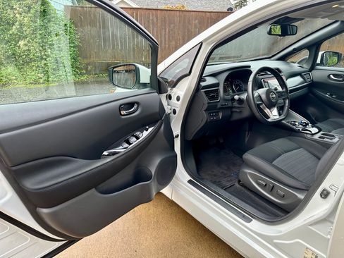 Used 2023 Nissan Leaf SV Plus image 19