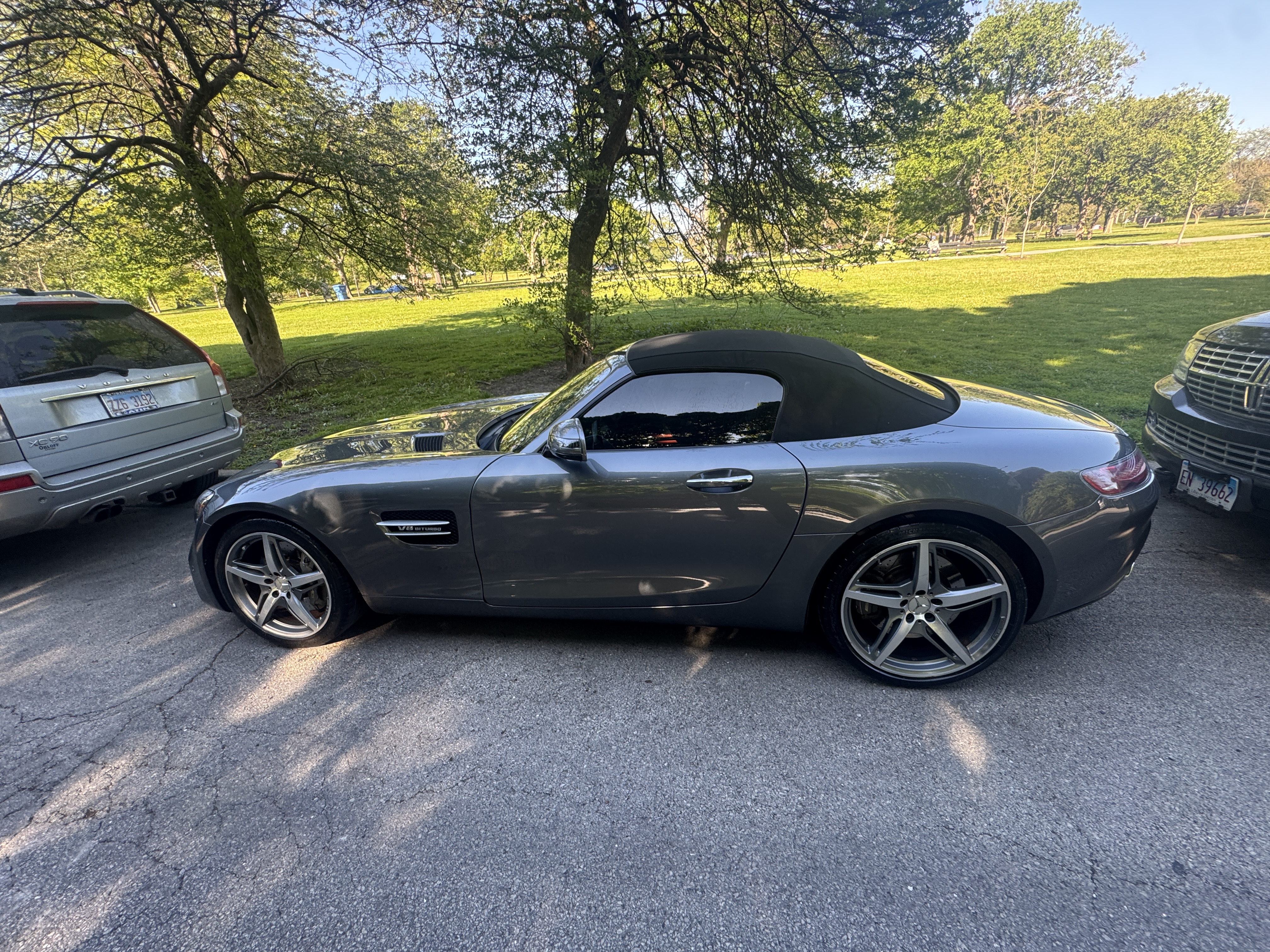 Used 2018 Mercedes-Benz AMG GT Roadster image 1