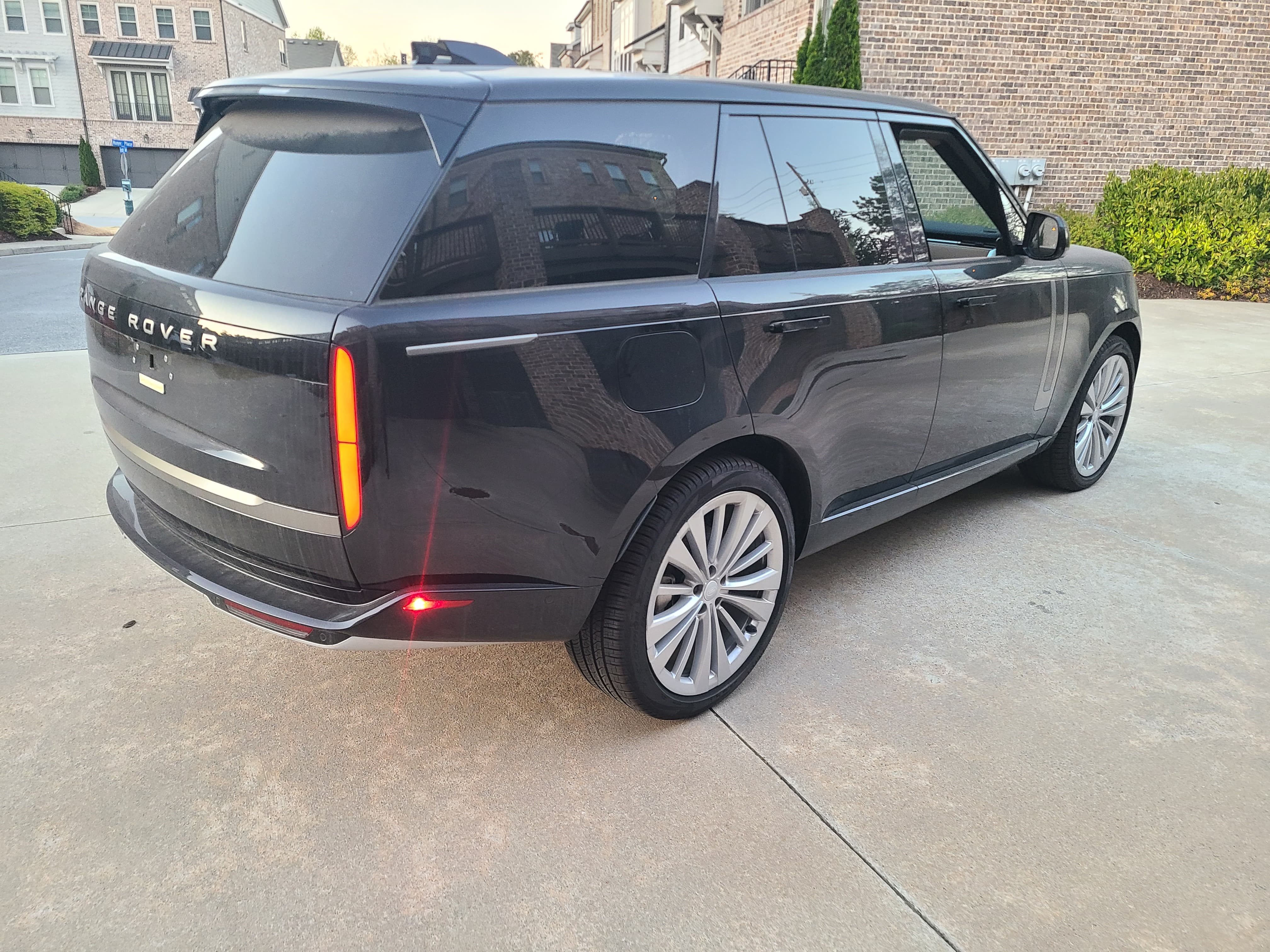 Used 2024 Land Rover Range Rover SE AWD/4WD image 10