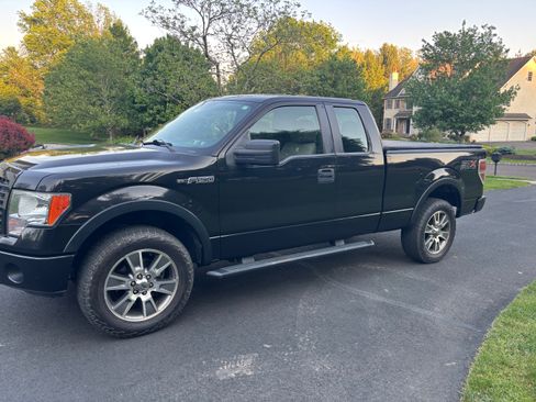 Used 2014 Ford F150 STX w/ Equipment Group 201A Mid AWD/4WD image 1
