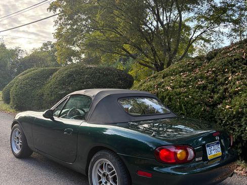 Used 2000 MAZDA MX-5 Miata image 1