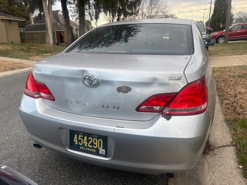 Used 2007 Toyota Avalon XLS image 10