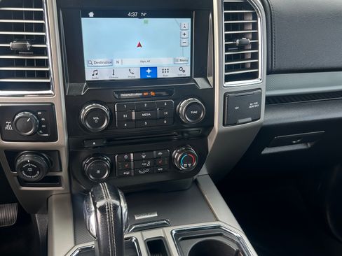 Used 2016 Ford F150 Lariat w/ Equipment Group 502A Luxury AWD/4WD image 8