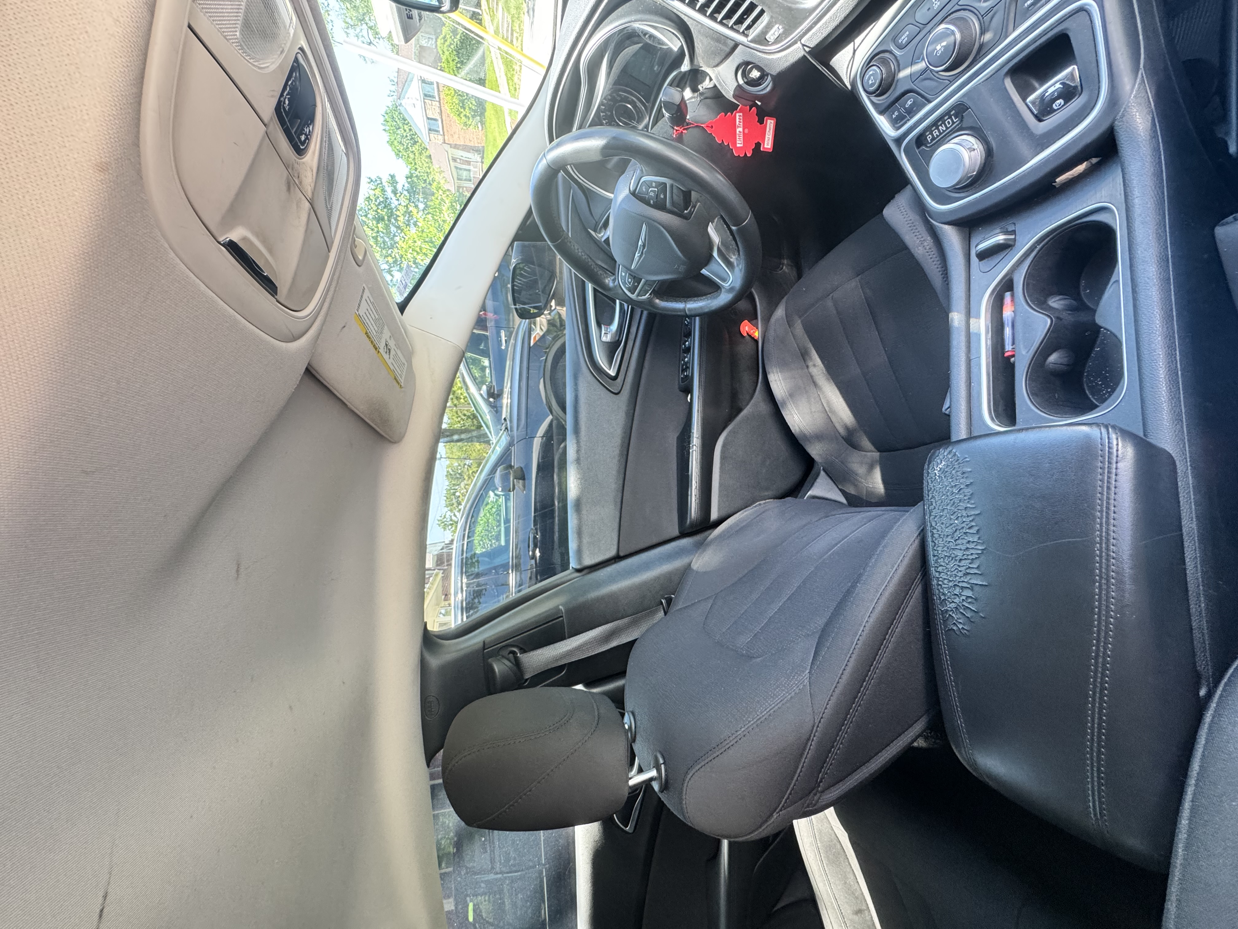 Used 2015 Chrysler 200 Limited w/ Convenience Group FWD image 14