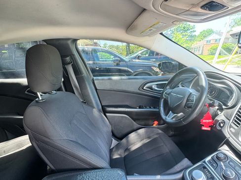 Used 2015 Chrysler 200 Limited w/ Convenience Group FWD image 14