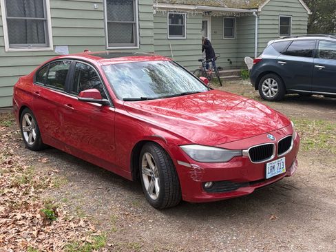 Used 2014 BMW 320i xDrive Sedan AWD/4WD image 5