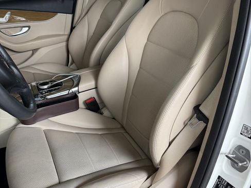 Used 2018 Mercedes-Benz GLC 300 image 18