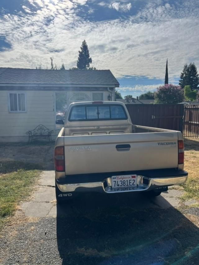 Used 1998 Toyota Tacoma 4x4 Xtracab w/ Convenience Pkg image 1