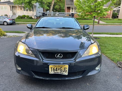 Used 2006 Lexus IS 350 RWD image 9