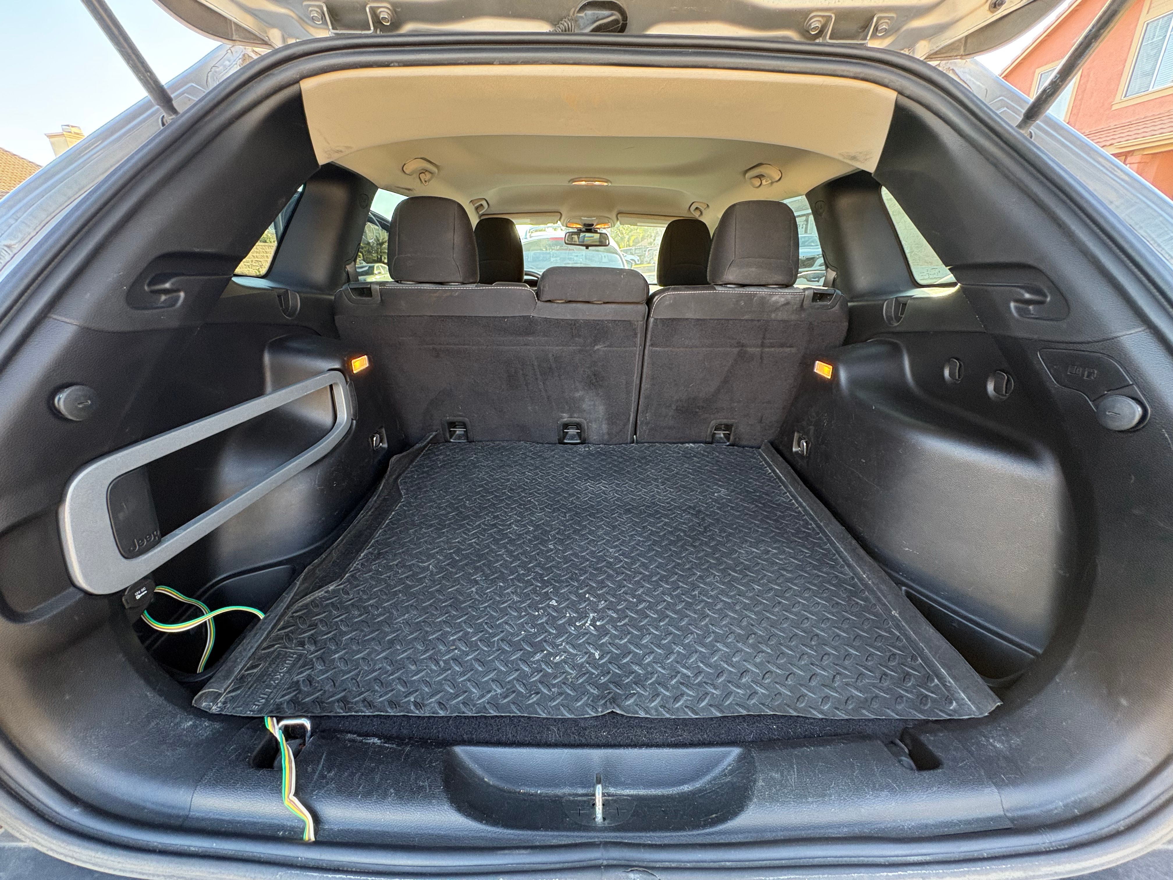 Used 2015 Jeep Cherokee Sport FWD image 10