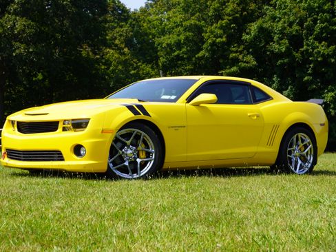 Used 2013 Chevrolet Camaro SS RWD image 9