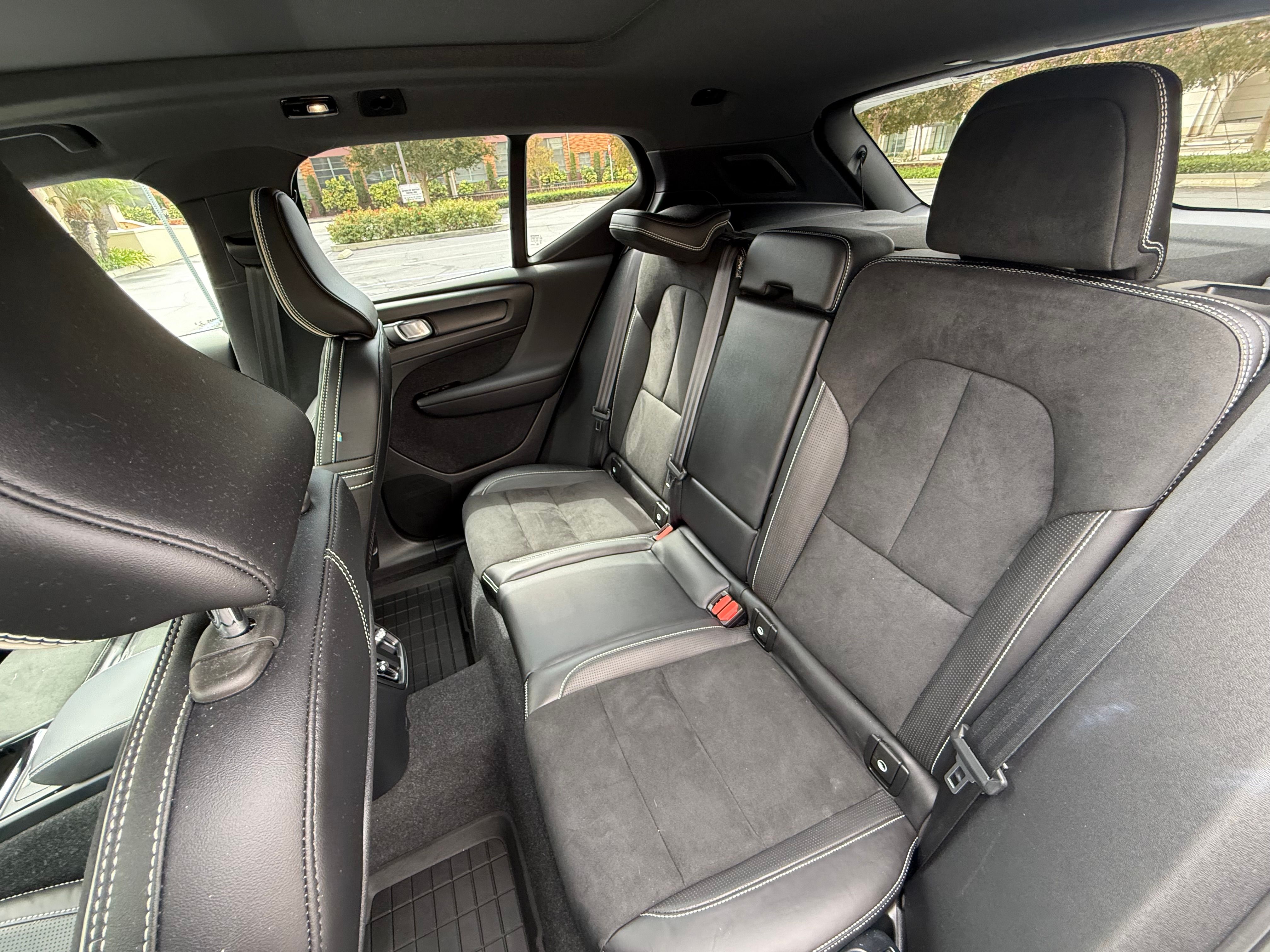 Used 2021 Volvo XC40 P8 Recharge w/ Advanced Package AWD/4WD image 11