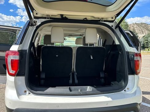 Used 2016 Ford Explorer Platinum AWD/4WD image 9