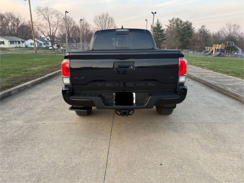 Used 2023 Toyota Tacoma Limited image 8