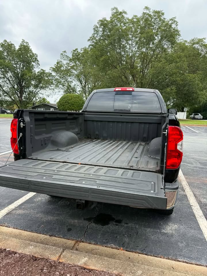 Used 2014 Toyota Tundra SR5 w/ SR5 Upgrade Package AWD/4WD image 12