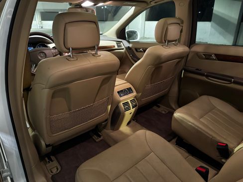 Used 2008 Mercedes-Benz R 350 4MATIC image 9