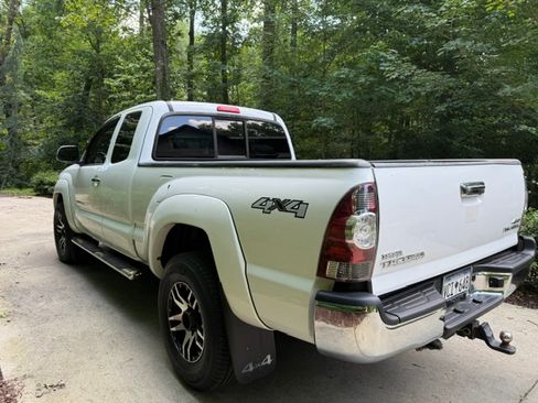Used 2013 Toyota Tacoma 4x4 Access Cab V6 w/ SR5 Pkg image 4