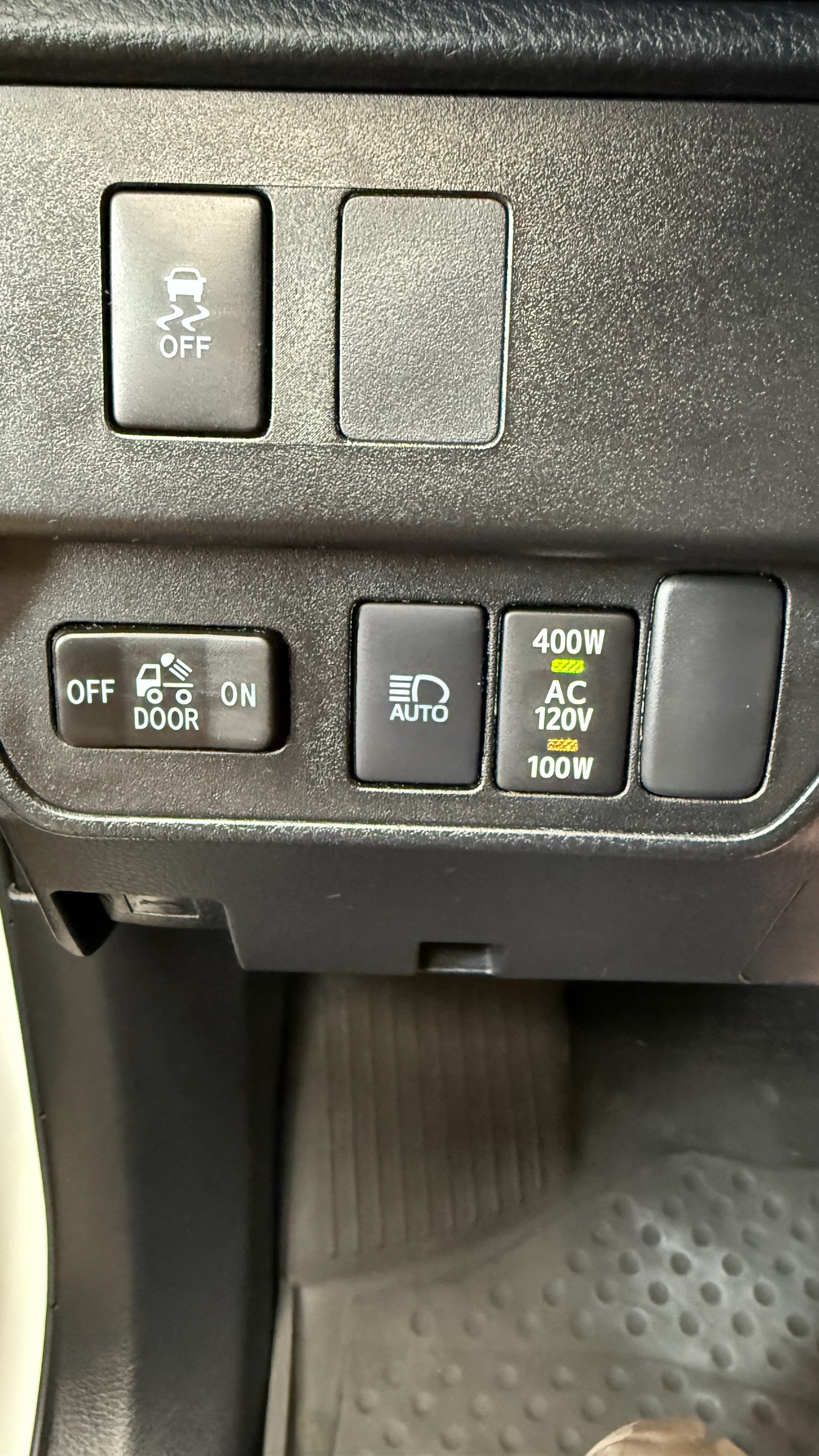 Used 2023 Toyota Tacoma TRD Off-Road w/ Technology Package AWD/4WD image 19