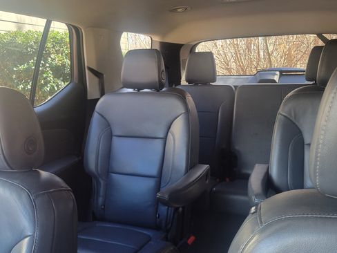 Used 2018 Chevrolet Traverse LT image 9