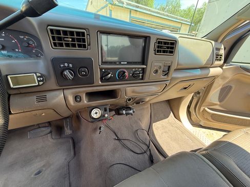 Used 2002 Ford F250 4x4 SuperCab Super Duty image 8