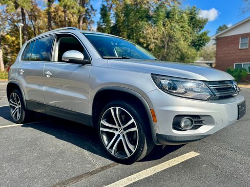 Used 2017 Volkswagen Tiguan SEL image 15