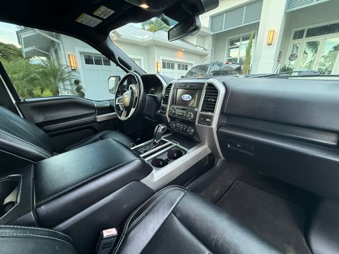 Used 2019 Ford F150 Lariat RWD image 12