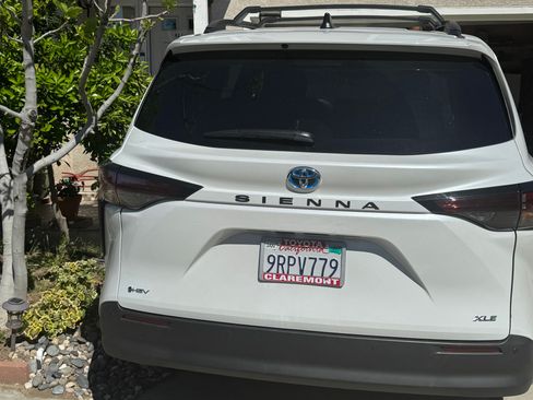 Used 2025 Toyota Sienna XLE w/ XLE Plus Package image 5