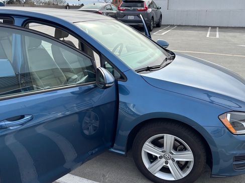 Used 2017 Volkswagen Golf Wolfsburg Edition image 24