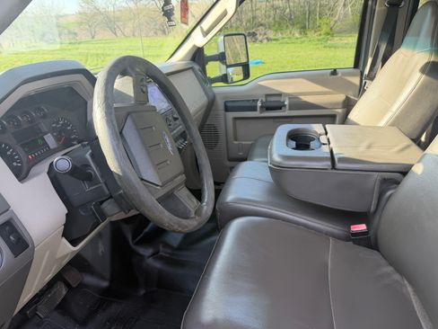 Used 2010 Ford F350 XL AWD/4WD image 4