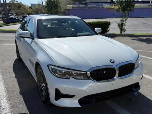 Used 2020 BMW 330i xDrive Sedan w/ Convenience Package image 1