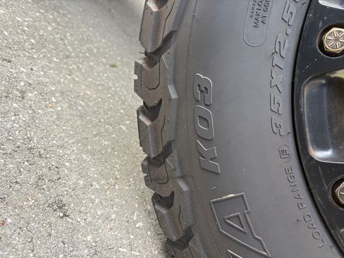 Used 2016 Jeep Wrangler Unlimited Sahara w/ Connectivity Group image 9