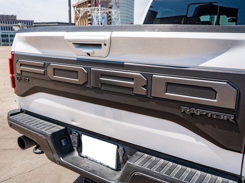 Used 2020 Ford F150 Raptor w/ Equipment Group 802A Luxury image 4