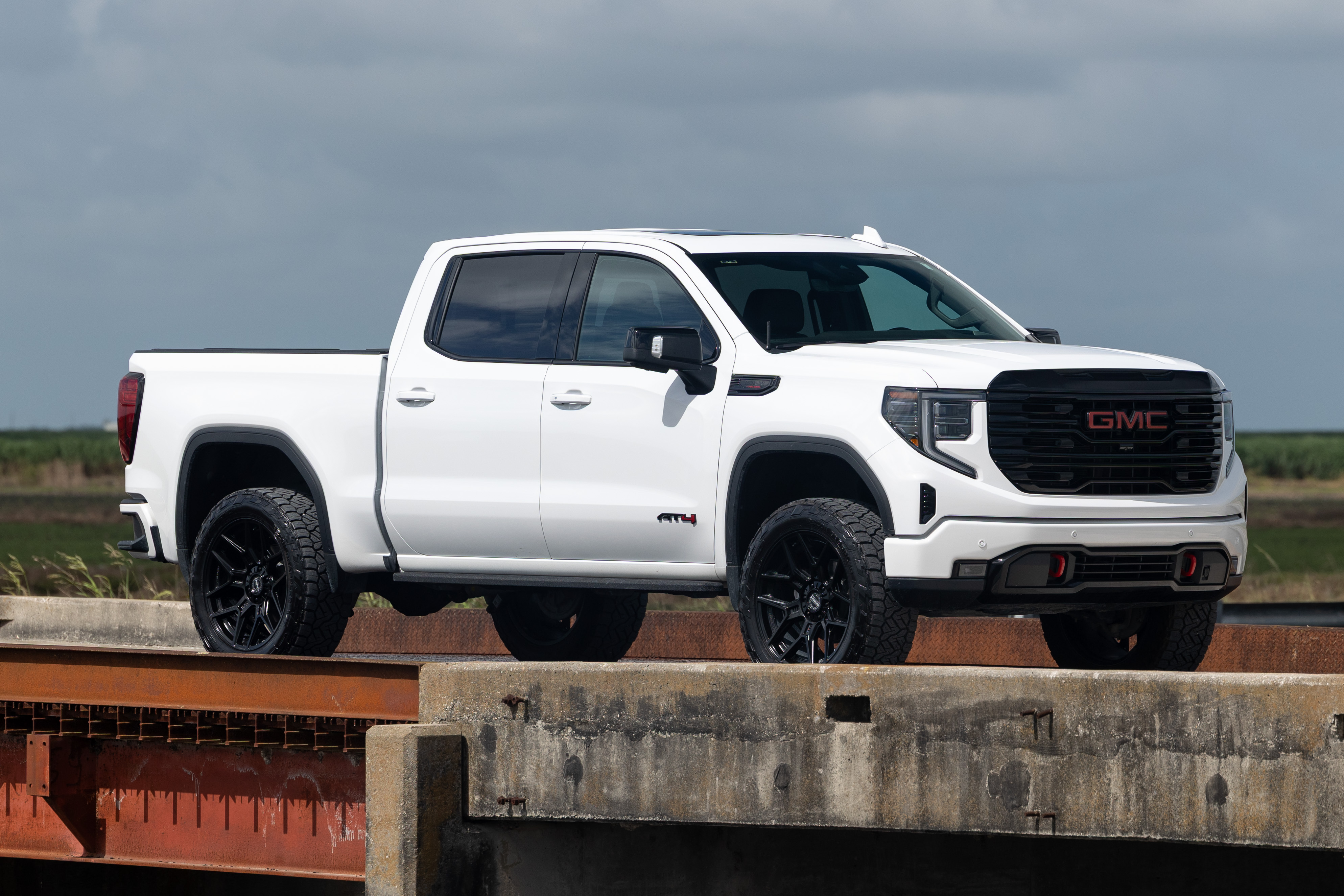 Used 2026 GMC Sierra 1500 AT4 w/ AT4 Premium Package AWD/4WD image 8