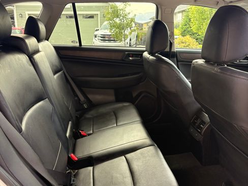 Used 2017 Subaru Outback 2.5i Limited AWD/4WD image 9