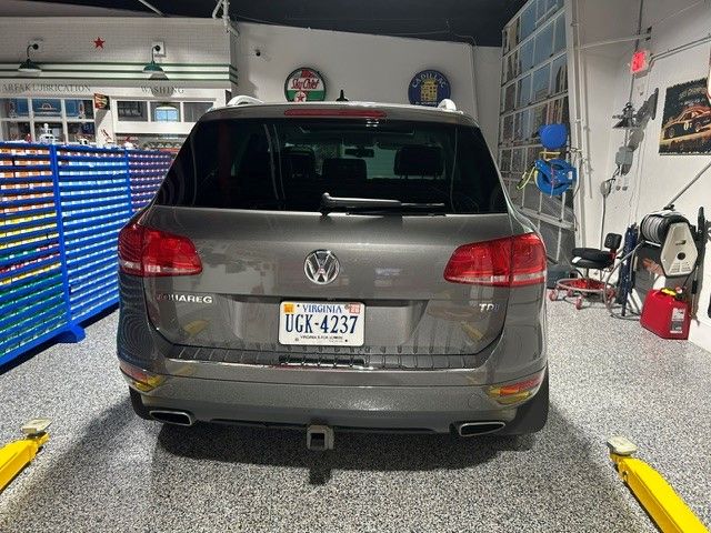 Used 2014 Volkswagen Touareg TDI AWD/4WD image 12