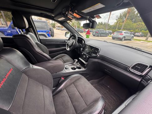 Used 2019 Jeep Grand Cherokee Trailhawk AWD/4WD image 14