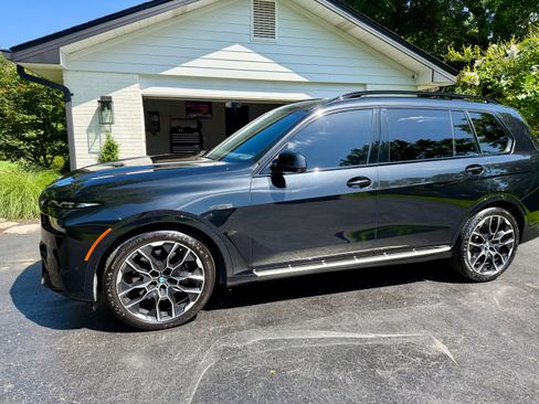 Used 2023 BMW X7 xDrive40i w/ M Sport Package AWD/4WD image 12