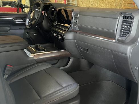 Used 2024 GMC Sierra 3500 SLT w/ SLT Premium Package image 8