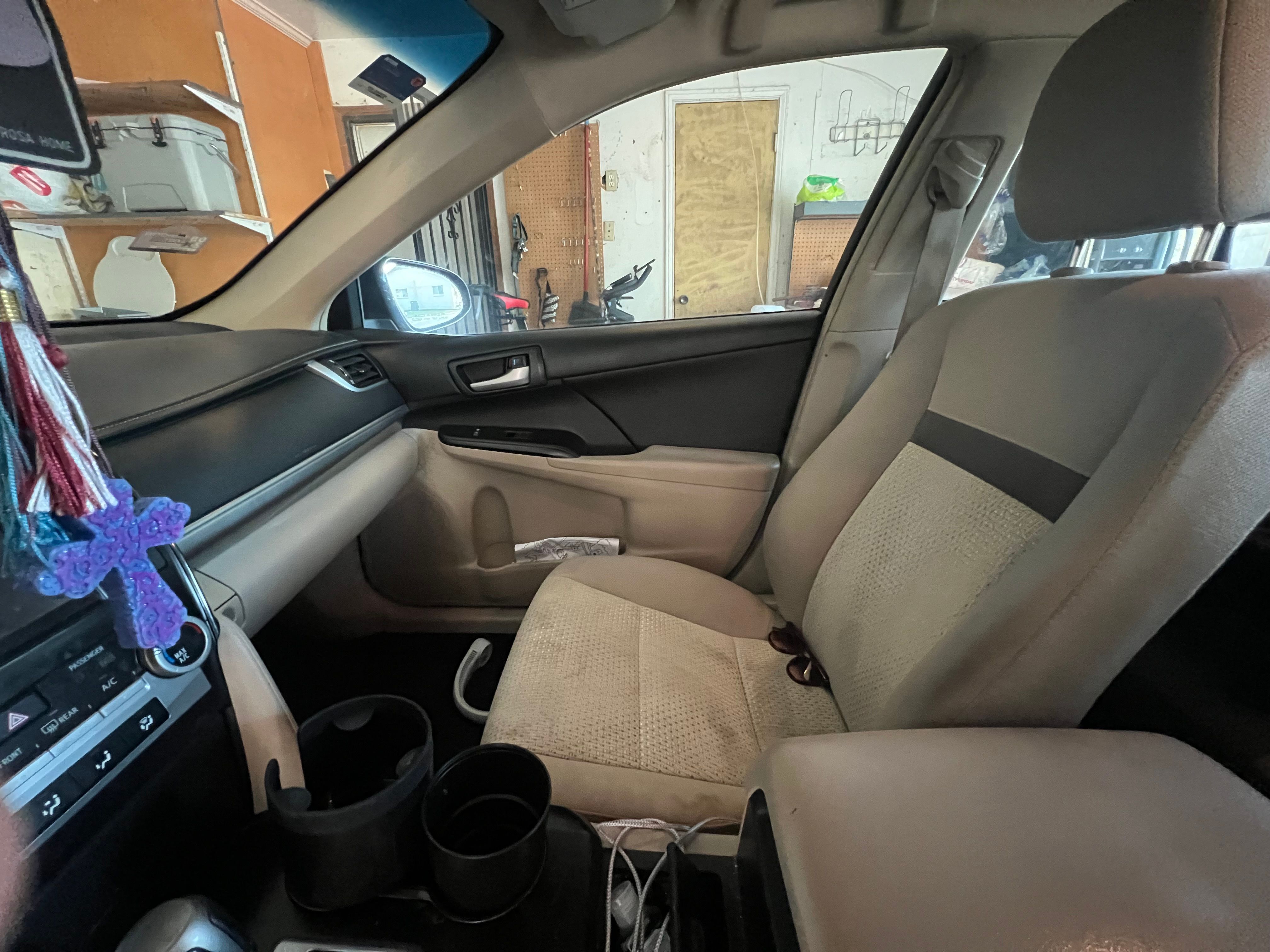 Used 2013 Toyota Camry LE FWD image 9