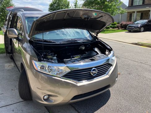 Used 2017 Nissan Quest SV FWD image 2