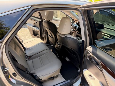 Used 2019 Lexus RX 450h AWD w/ Navigation Package image 13